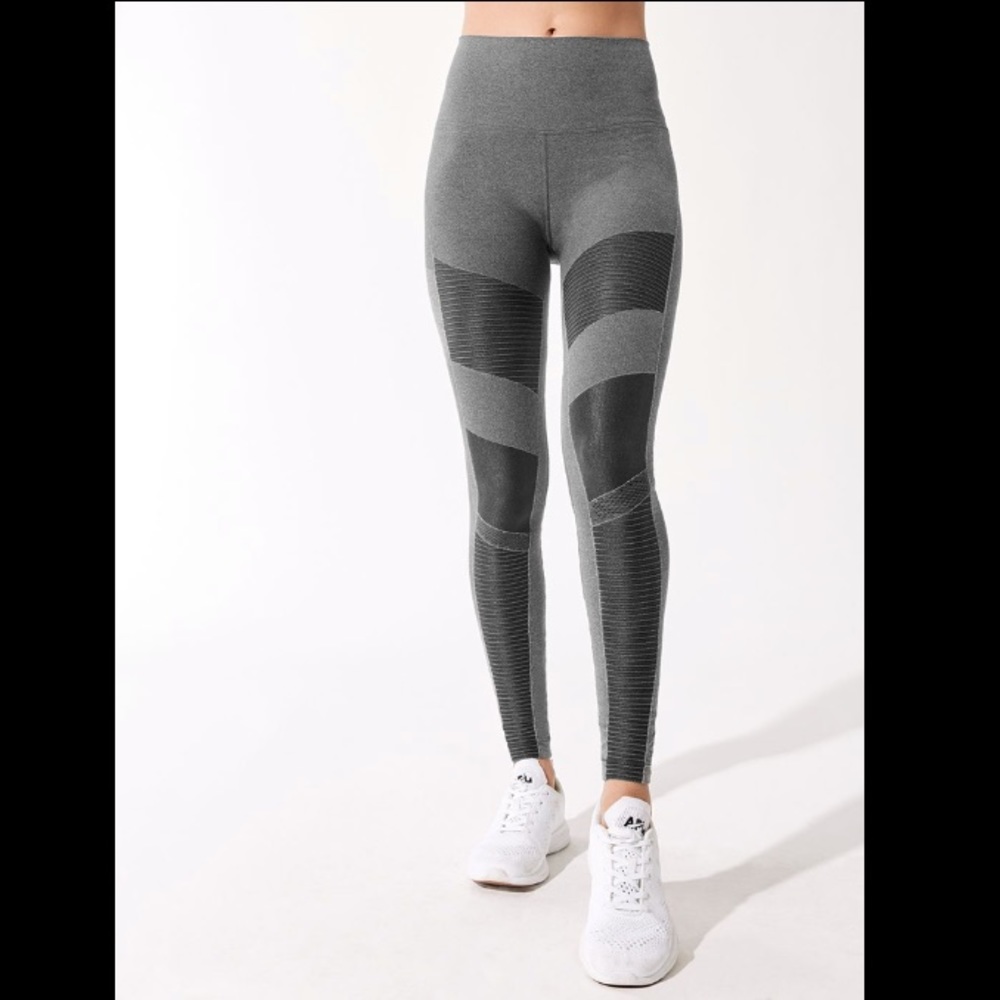 ALO Yoga Seamless Moto High Waist Legging -DEFECTS